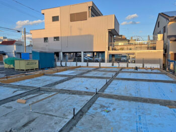 静岡県事務所新築工事 目地・ワイヤーメッシュ入れ👷♂️