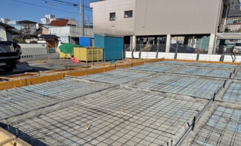 静岡県事務所新築工事目地・ワイヤーメッシュ
