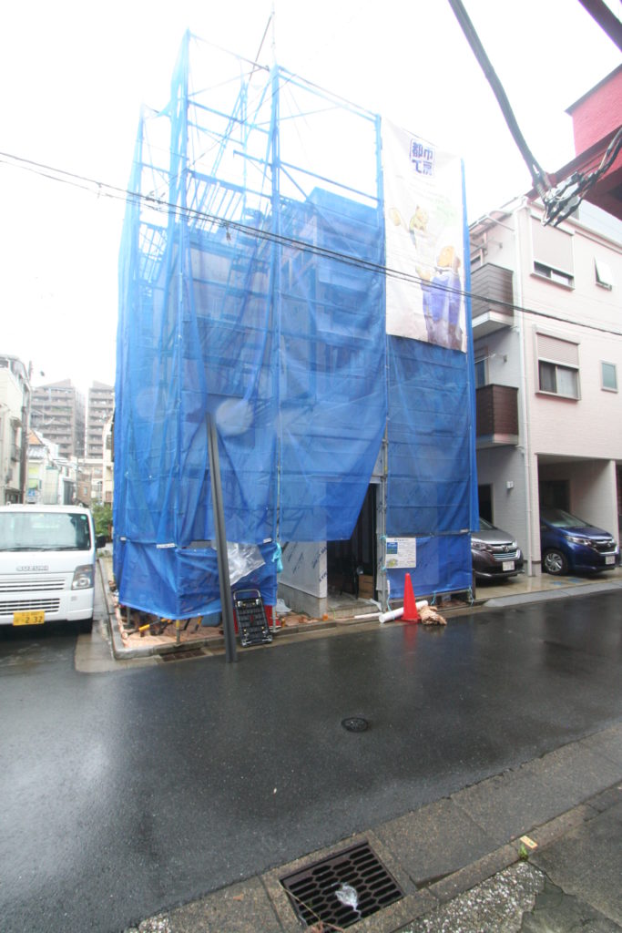 江東区新築注文住宅S様邸 雨の中も着々と👷