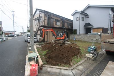 基礎工事の始まりです