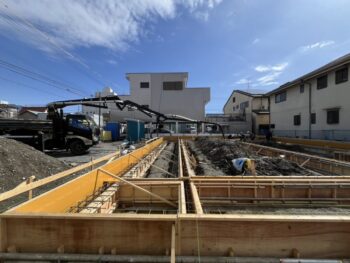 静岡県事務所新築工事 基礎枠組みコンクリート打設👷♂️
