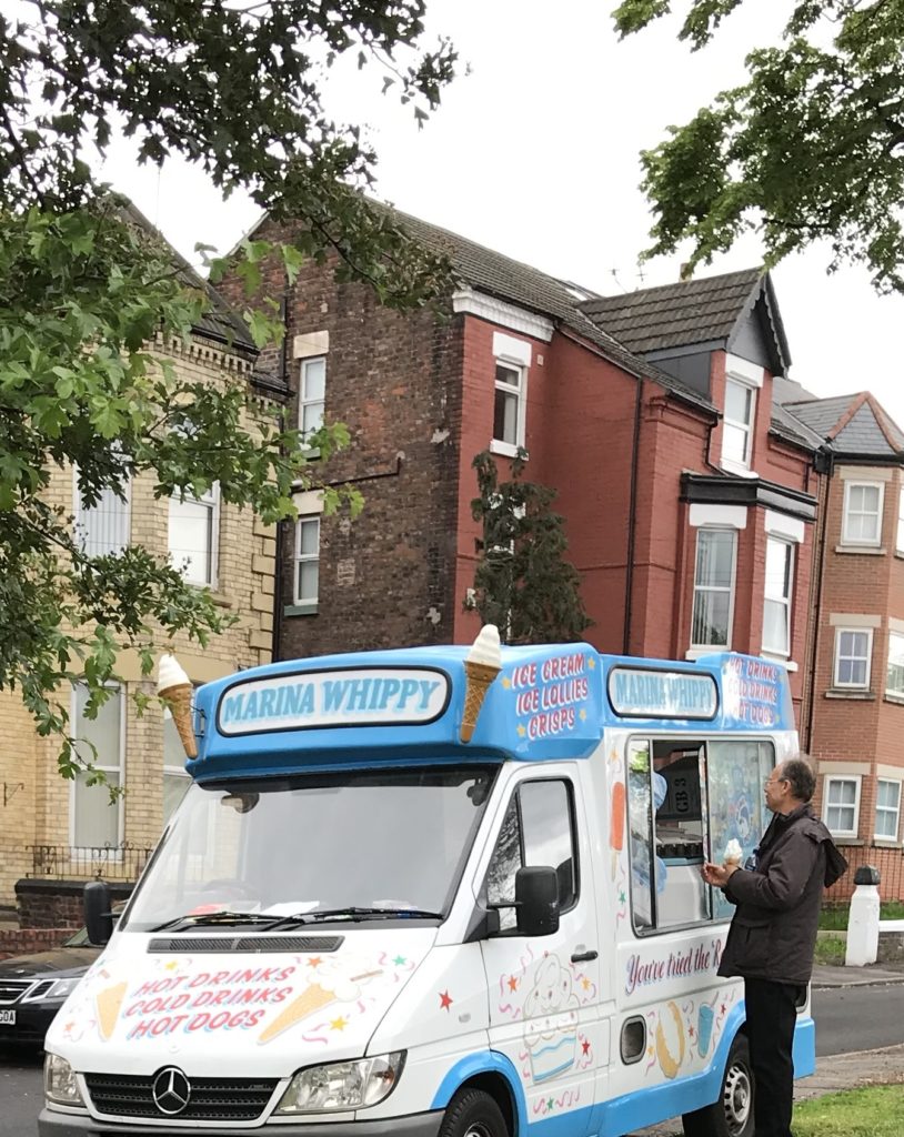 イギリスの住宅街で見つけたユニークなアイスクリーム