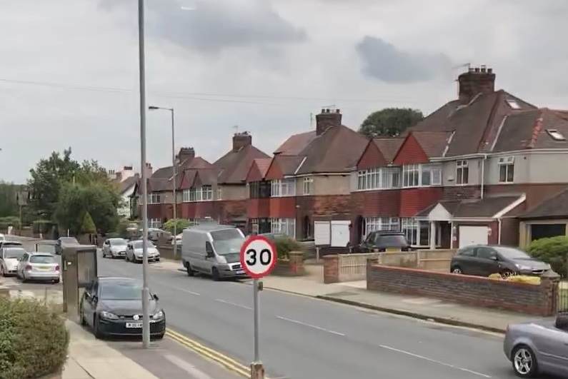 イギリスの住宅街にある駐車エリア