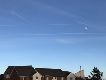 イギリスの飛行機雲