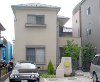 シンプルモダンな採光の良い間取りの2階建て注文住宅:江戸川区